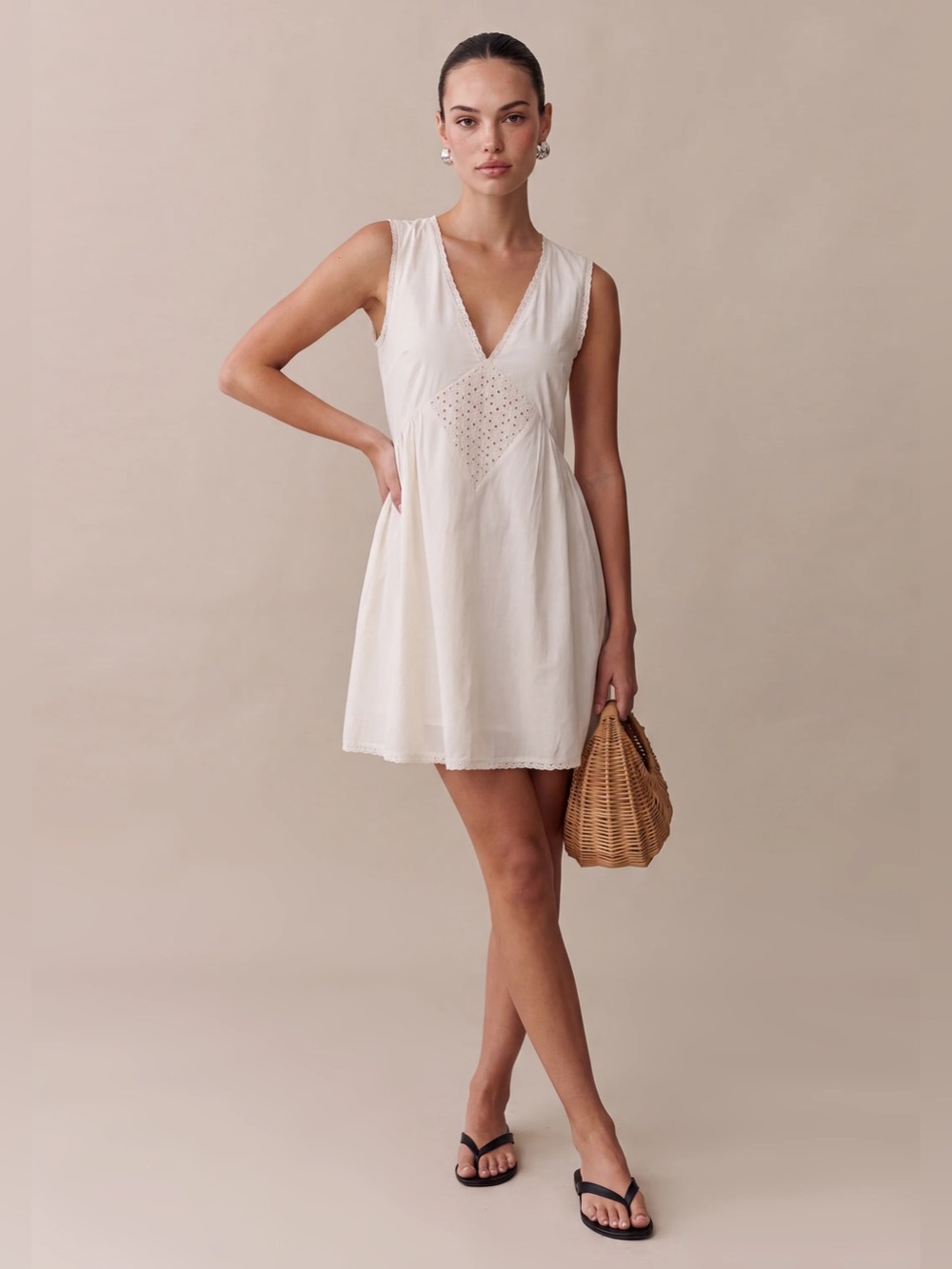 Few Moda Kourt Tatiana Cream V-Neck Dress